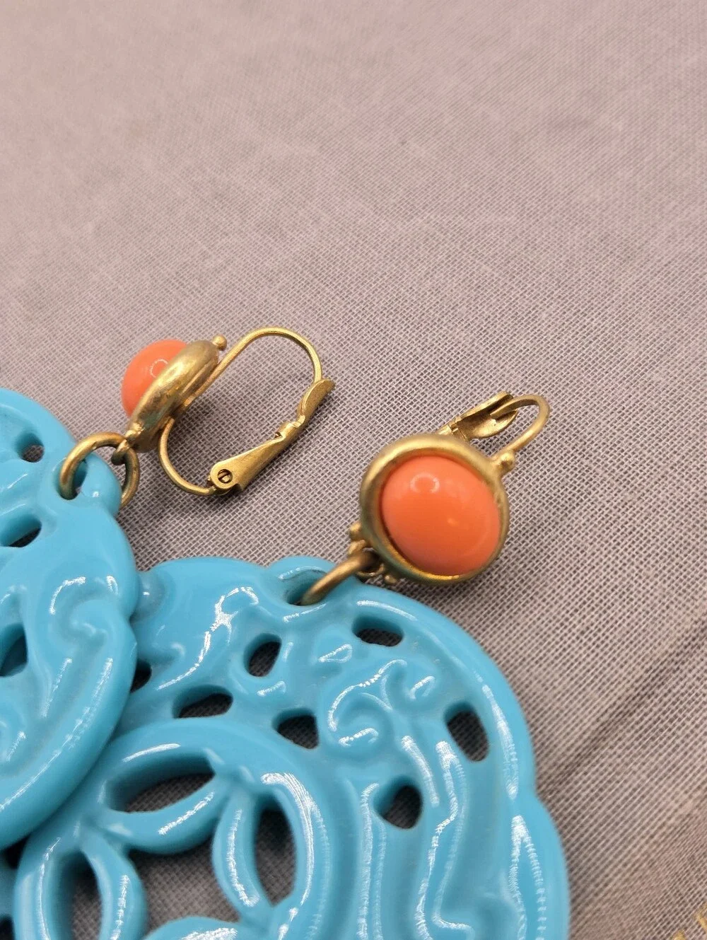 Kenneth Jay Lane chinoiserie Earrings Round Faux Turquoise Medallion Pierced - Picture 3 of 6